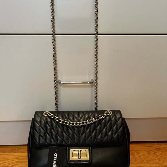 Karl Lagerfeld Quilted Leather Crossbody NWT, turn lock open and pocket in back! - Picture 5 of 9